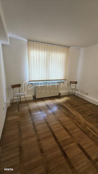 Apartament cu 3 camere decomandat în Tudor