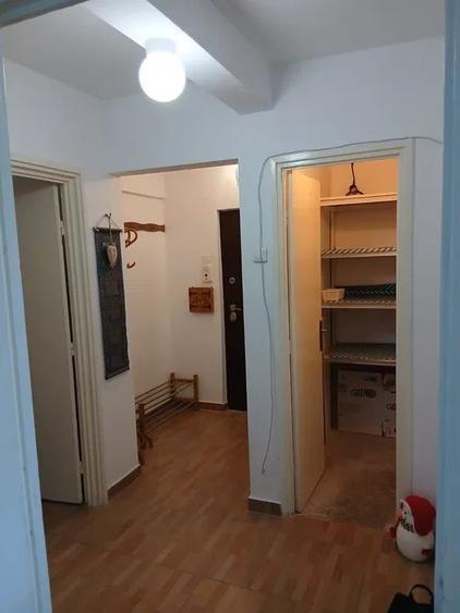 Apartament cu 2 camere decomandat, mobilat în Eroii Revoluției