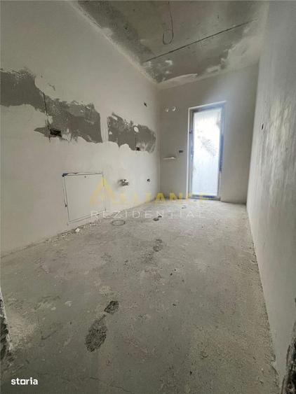Garsonieră decomandată în Apărătorii Patriei