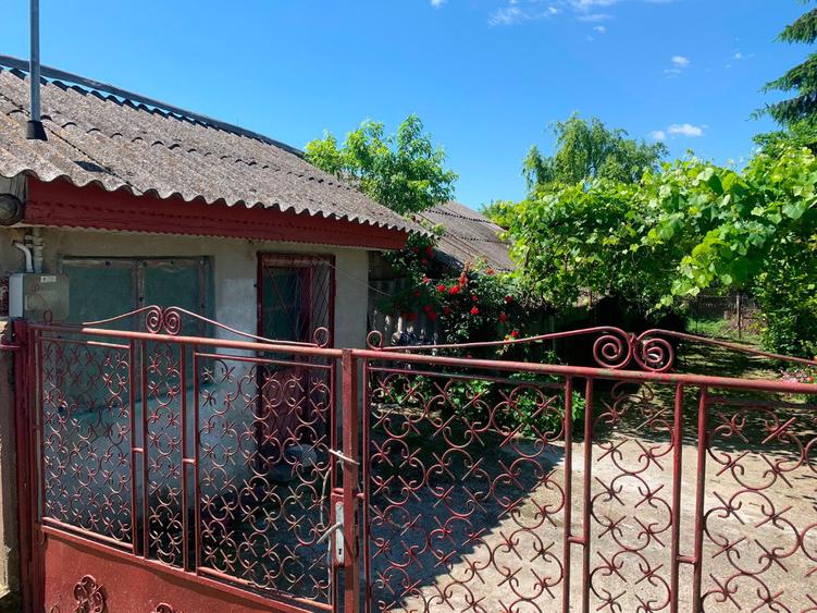 Casă cu 6 camere cu Teren 1874 Mp în Nana