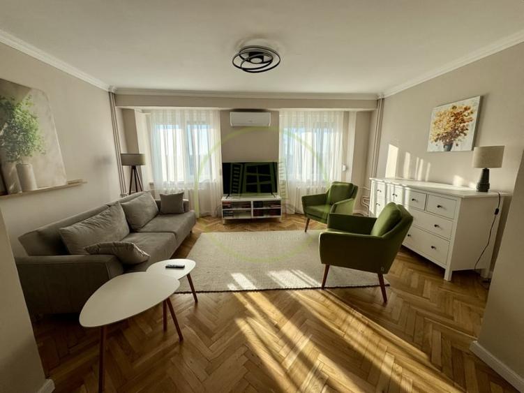 Apartament cu 4 camere decomandat, mobilat în Central
