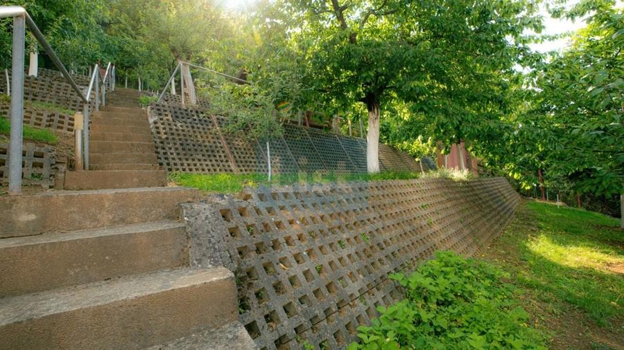 Casă cu 7 camere cu Canalizare în Centrul Civic