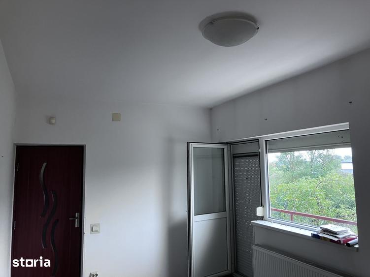 Casă cu 4 camere cu Teren 600 Mp în Domnești