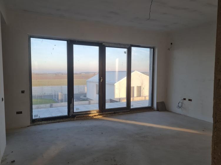 Casă individuală cu 5 camere cu Canalizare în Corbeanca