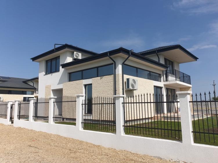 Casă individuală cu 5 camere cu Teren 500 Mp în Balotești