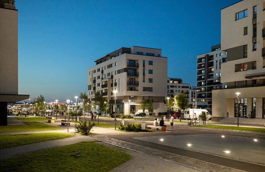 Apartament cu 3 camere decomandat, mobilat în 13 Decembrie