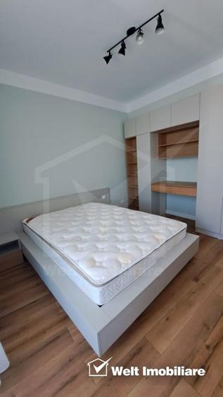 Apartament cu 3 camere semidecomandat, mobilat în Hașdeu