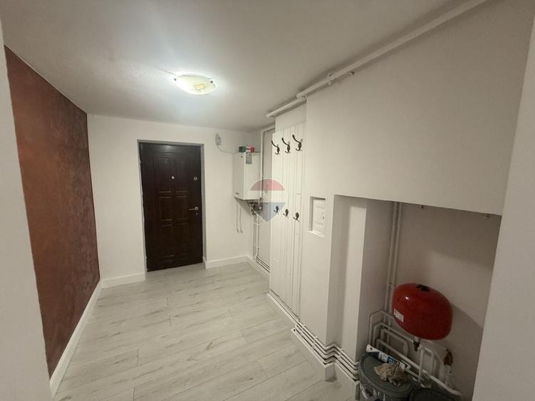 Birou, de 135 mp, în Central
