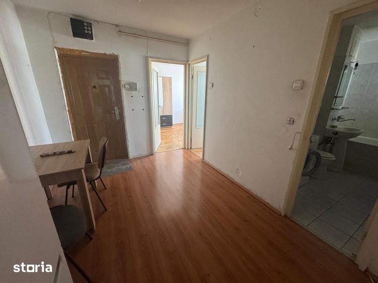 Apartament cu 4 camere în Vasile Aaron