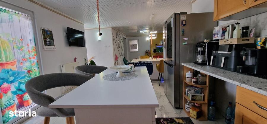 Casă cu 6 camere cu Teren 216 Mp în Muncitoresc