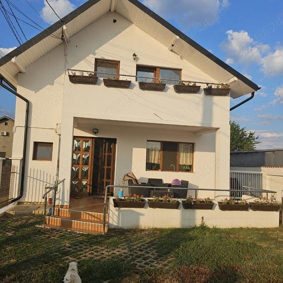 Casă cu 3 camere în Strejnicu