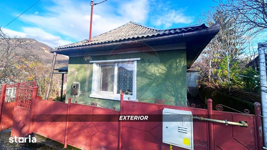 Casă cu 2 camere cu Teren 197 Mp în Central