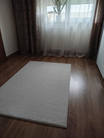 Apartament cu 2 camere semidecomandat în Grădiște