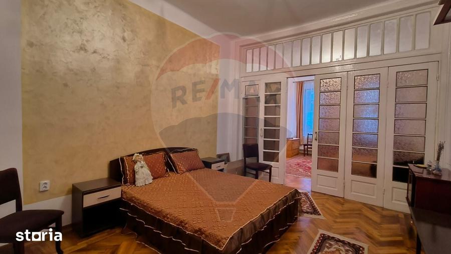 Casă cu 3 camere cu Teren 127.58 Mp în Piața Centrală