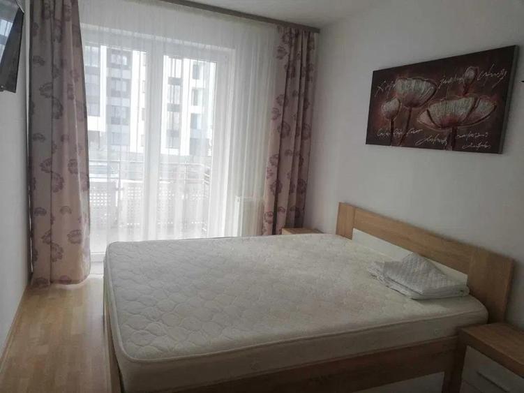 Apartament cu 2 camere decomandat în Tractorul