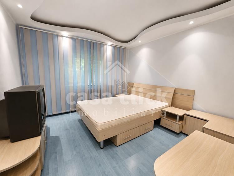 Apartament cu 3 camere decomandat în