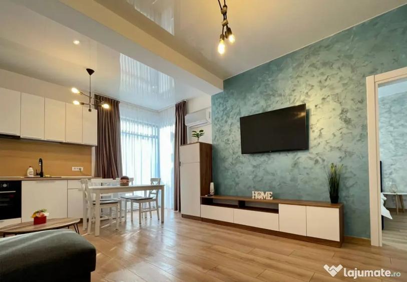 Apartament cu 3 camere semidecomandat în Nord