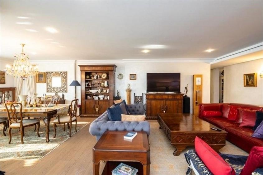 Apartament cu 7 camere în Nordului