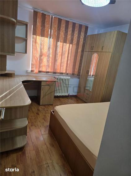Apartament cu 3 camere decomandat în Nicolina