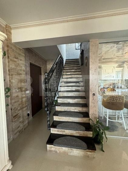 Apartament cu 4 camere decomandat, mobilat în Central