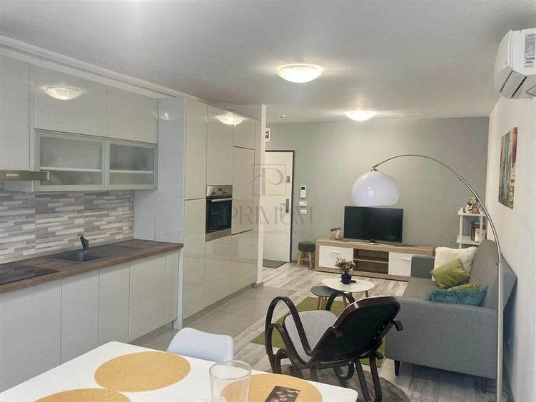 Apartament cu 2 camere semidecomandat, mobilat în Circumvalațiunii