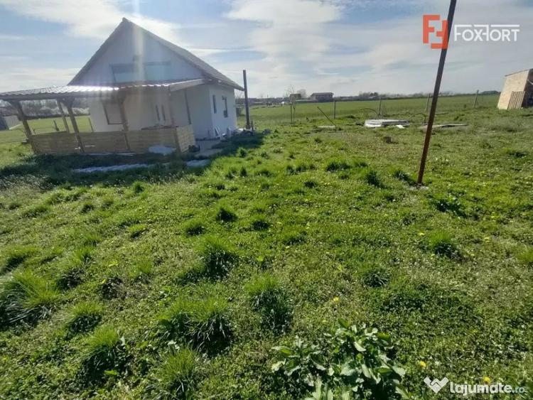 Teren de 2600 mp, în Sânmihaiu Român