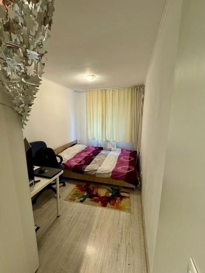 Apartament cu 3 camere decomandat în Palat