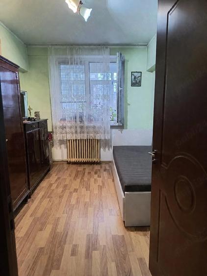 Apartament cu 3 camere decomandat, mobilat în Drumul Taberei