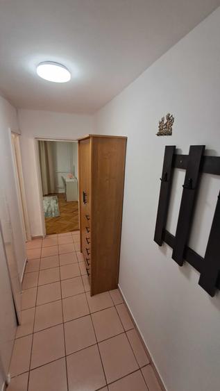 Inchiriez apartament 1 camera decomandat, 32 mp + balcon, Complexul Studentesc - 3