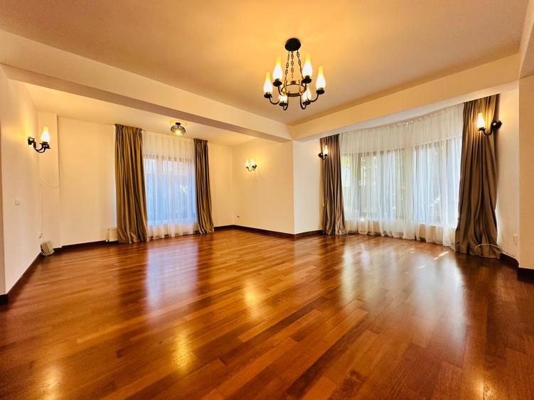 Casă individuală cu 5 camere cu Teren 513 Mp în Tunari