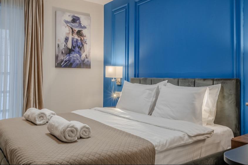 Apartament cu 2 camere decomandat, mobilat în Arcul de Triumf