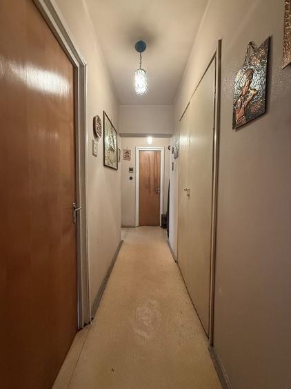 Apartament cu 3 camere semidecomandat în Tineretului