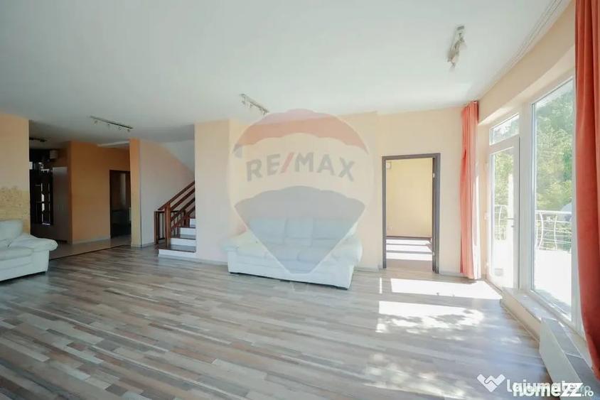 Casă cu 1 camere cu Teren 1000 Mp în Central