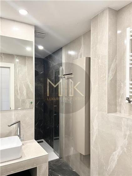 Apartament cu 3 camere decomandat, mobilat în Iancu Nicolae