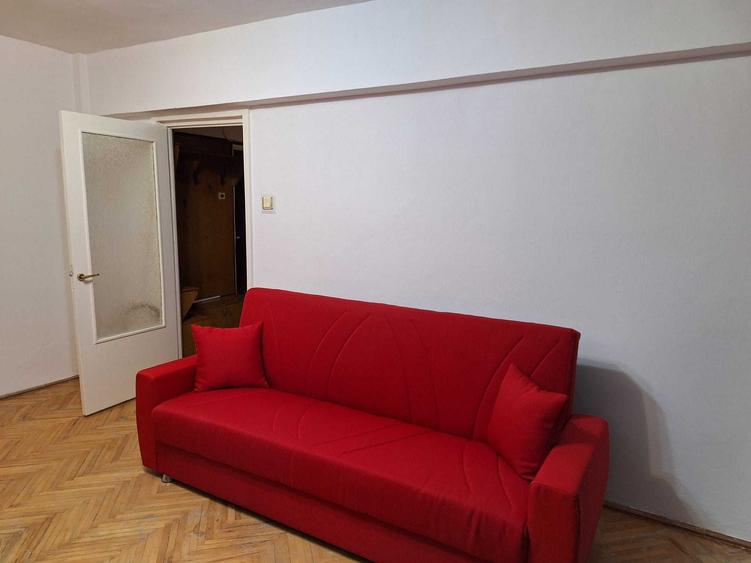 Apartament cu 2 camere decomandat în Micro 17
