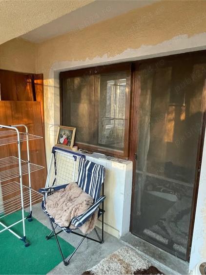 Apartament cu 4 camere decomandat în Berceni