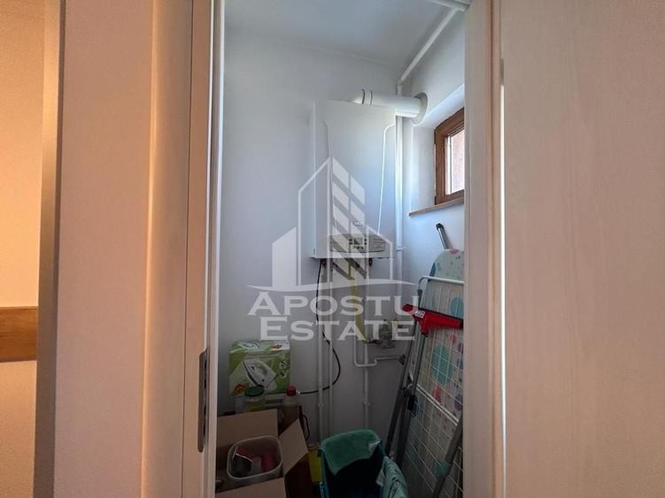 Apartament cu 3 camere semidecomandat, mobilat în Central