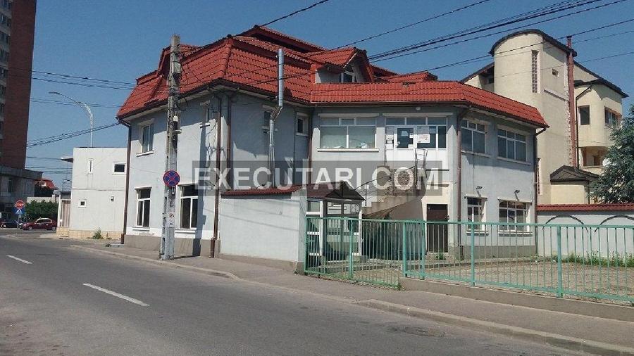 Spațiu comercial, de 600 mp, în Central