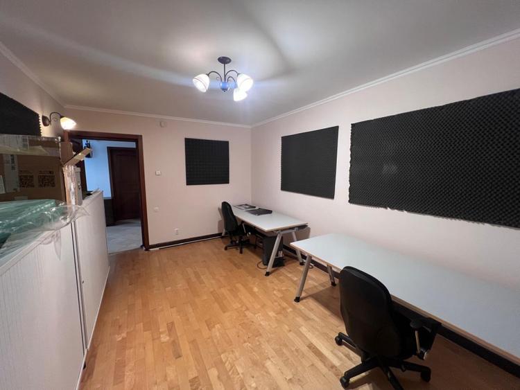 Casă individuală cu 10 camere cu Canalizare în Crevedia