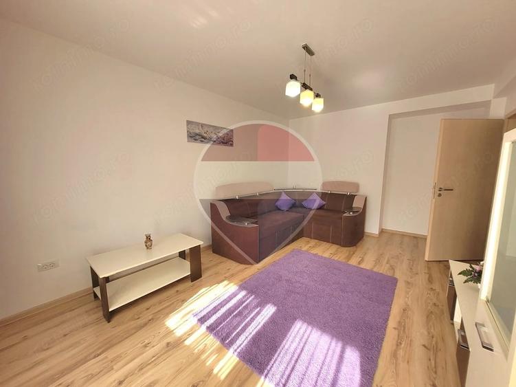Apartament cu 2 camere decomandat în Tractorul