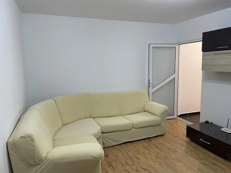Apartament cu 3 camere semidecomandat în Central