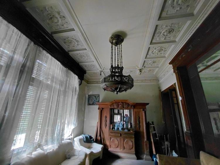 Casă cu 10 camere cu Canalizare în Unirii