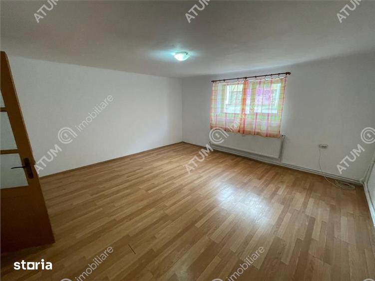 Casă cu 5 camere cu Teren 483 Mp în Trei Stejari