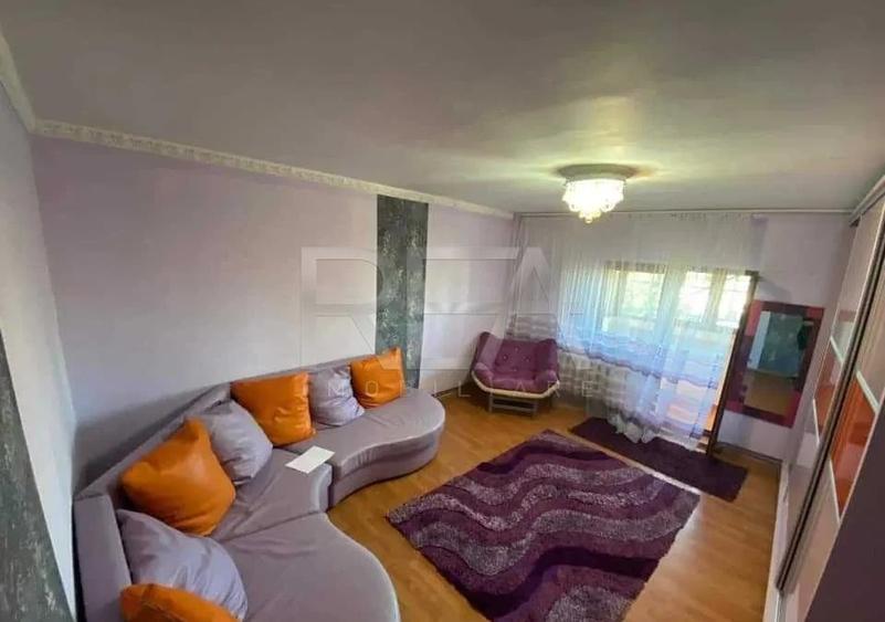 Apartament cu 3 camere decomandat, mobilat în Sebastian