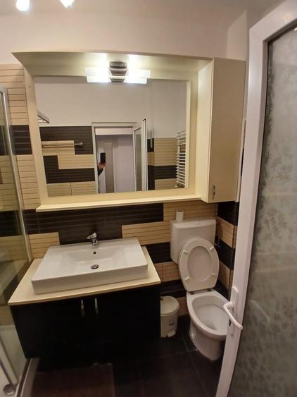 Garsonieră decomandată în Central