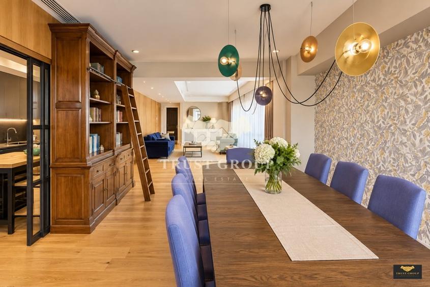Penthouse cu 4 camere semidecomandat, mobilat în Ultracentral