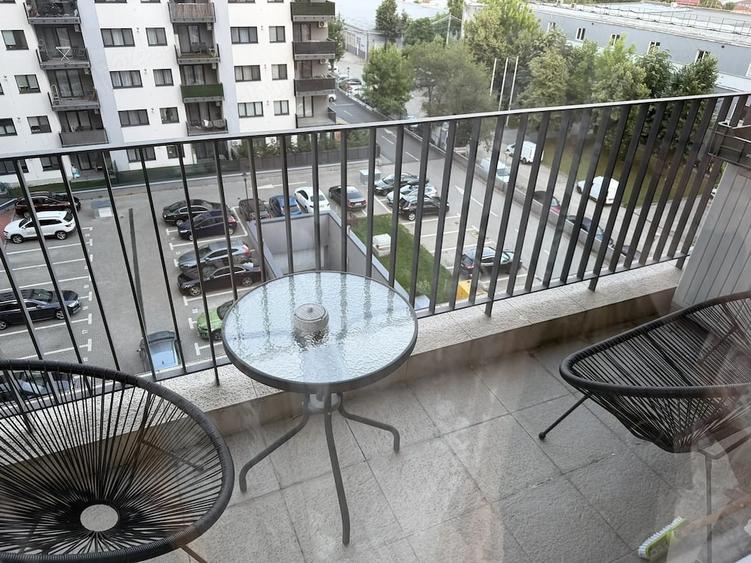 Apartament cu 2 camere decomandat în Titan