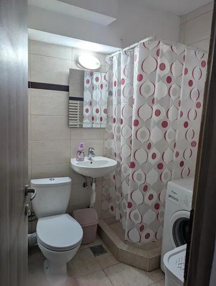 Apartament cu 2 camere decomandat, mobilat în Centru Civic