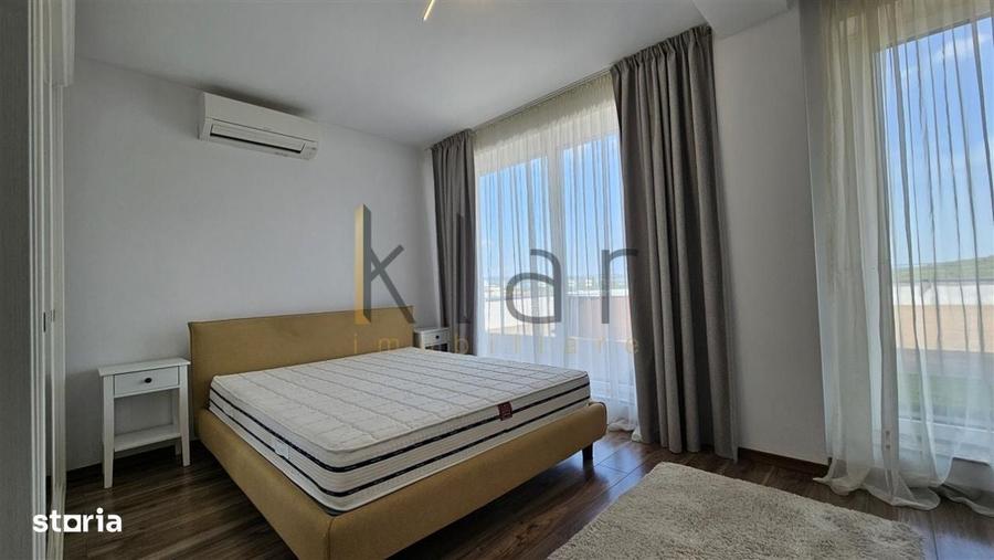 Apartament cu 4 camere semidecomandat în Borhanci