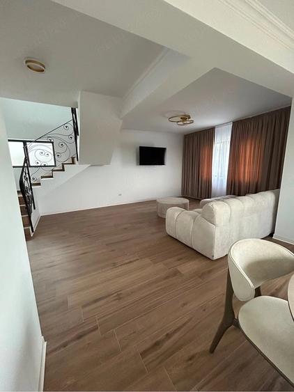 Casă cu 5 camere cu Teren 410 Mp în Central
